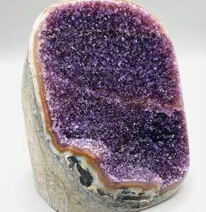 2.1# Amethyst in agate druse