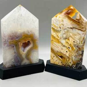 1.3-1.7# Agate polished on wood base
