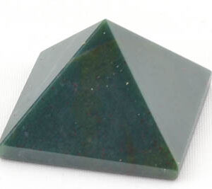 25-30mm Bloodstone pyramid