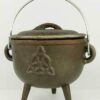 Triquetra cast iron cauldron 4 1/2″ Triquetra cast iron cauldron 4 1/2″