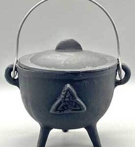 4.5″ Triquetra cast iron cauldron w/ lid